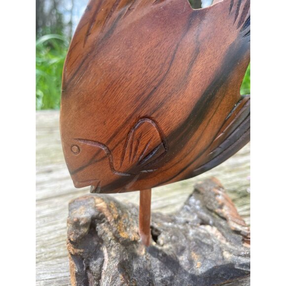 Vintage MCM Carved Wood Tropical Fish Sculpture on Drift Wood - Picture 3 of 13